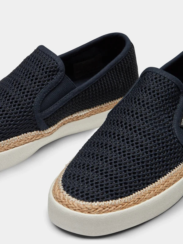 Izomi 11A Slip On Sneaker
