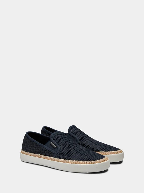 Izomi 11A Slip On Sneaker