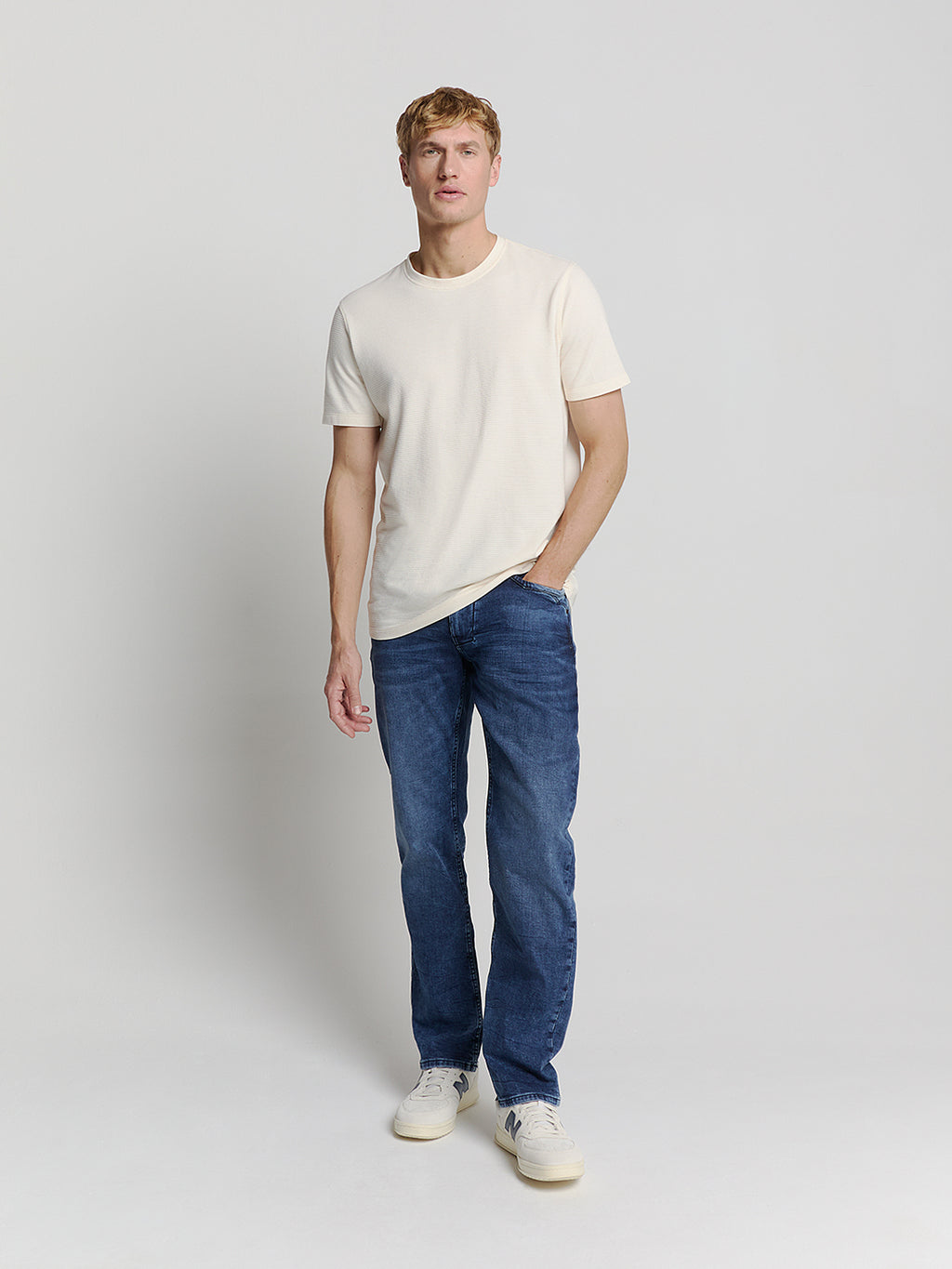 Relaxed Fit 715 Used Stone Stretch Jean