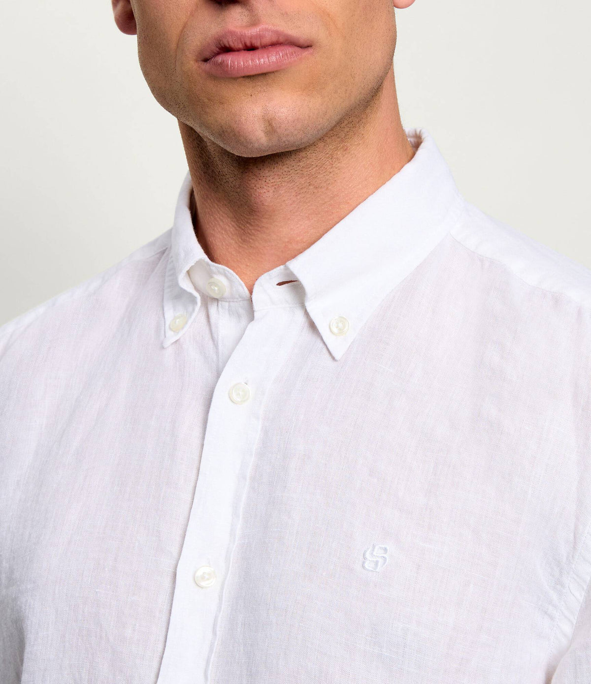 Regular-Fit Button-Down L/S Shirt in Linen
